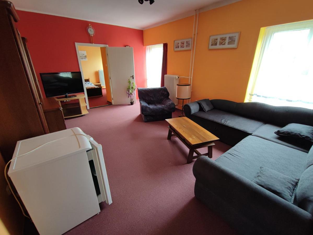 Hotel Beke Sziget Komló المظهر الخارجي الصورة
