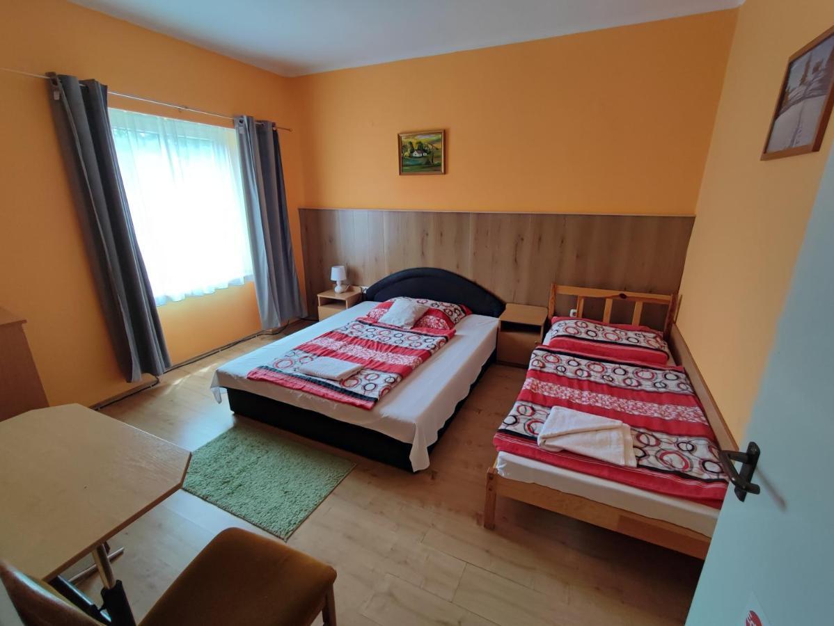 Hotel Beke Sziget Komló المظهر الخارجي الصورة