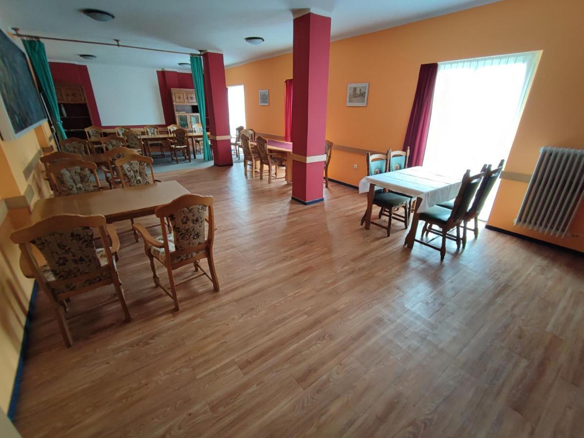 Hotel Beke Sziget Komló المظهر الخارجي الصورة