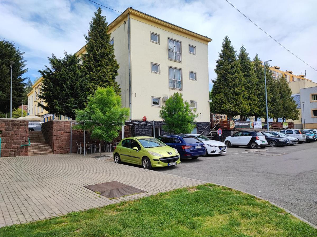 Hotel Beke Sziget Komló المظهر الخارجي الصورة